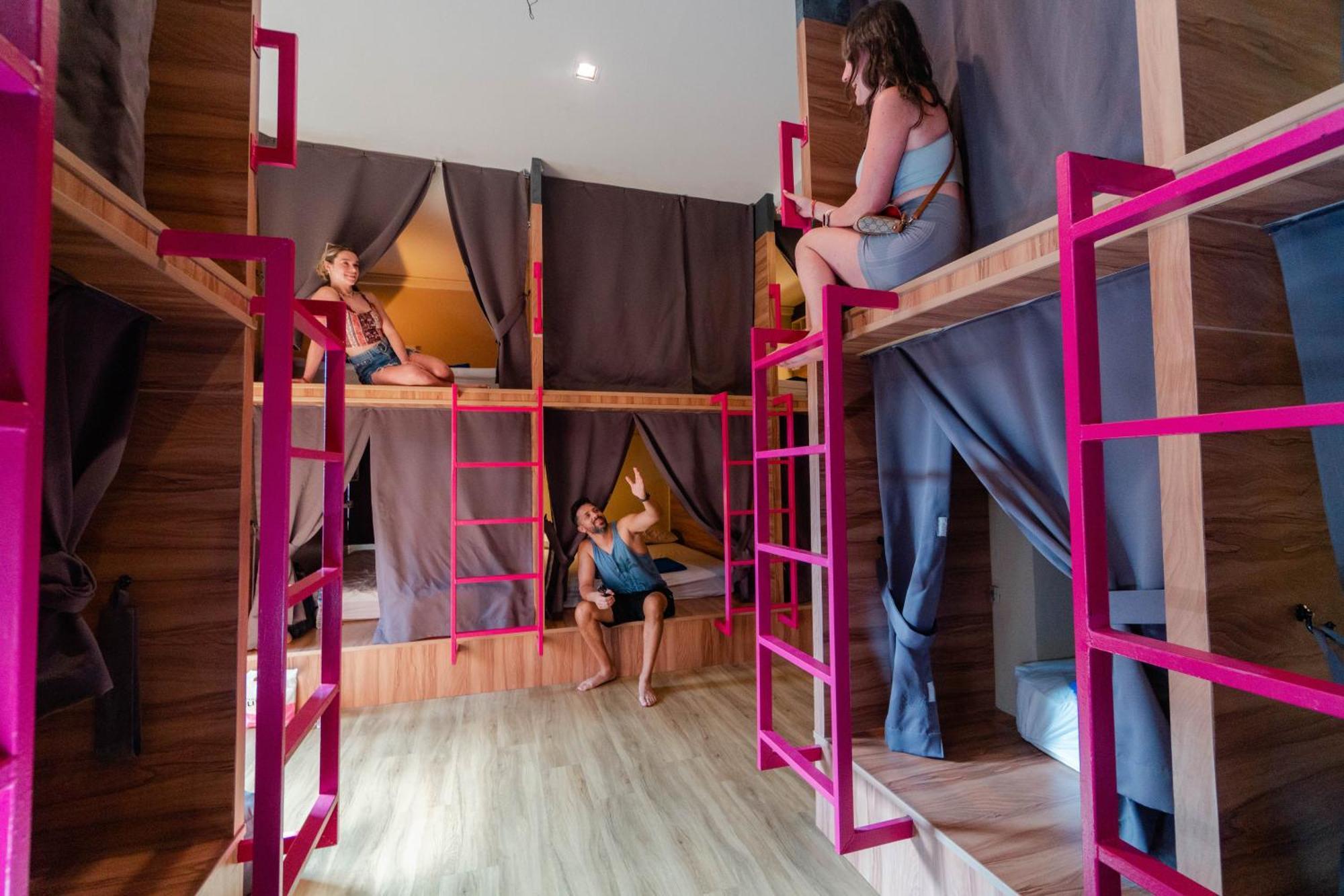 Хостел Slumber Surf Phuket Kata Экстерьер фото